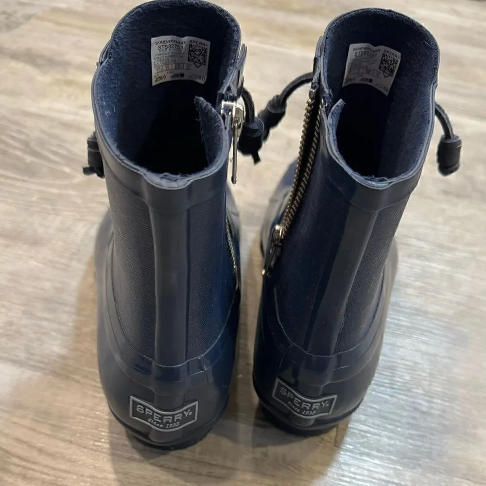Woman’s navy Sperry water boots size 7